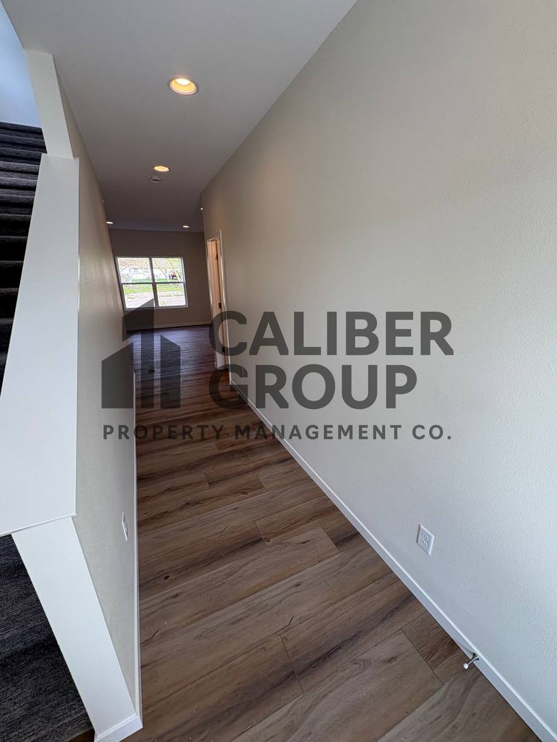 Condo for rent at 2113 W 8th St, Waterloo, IA 50702