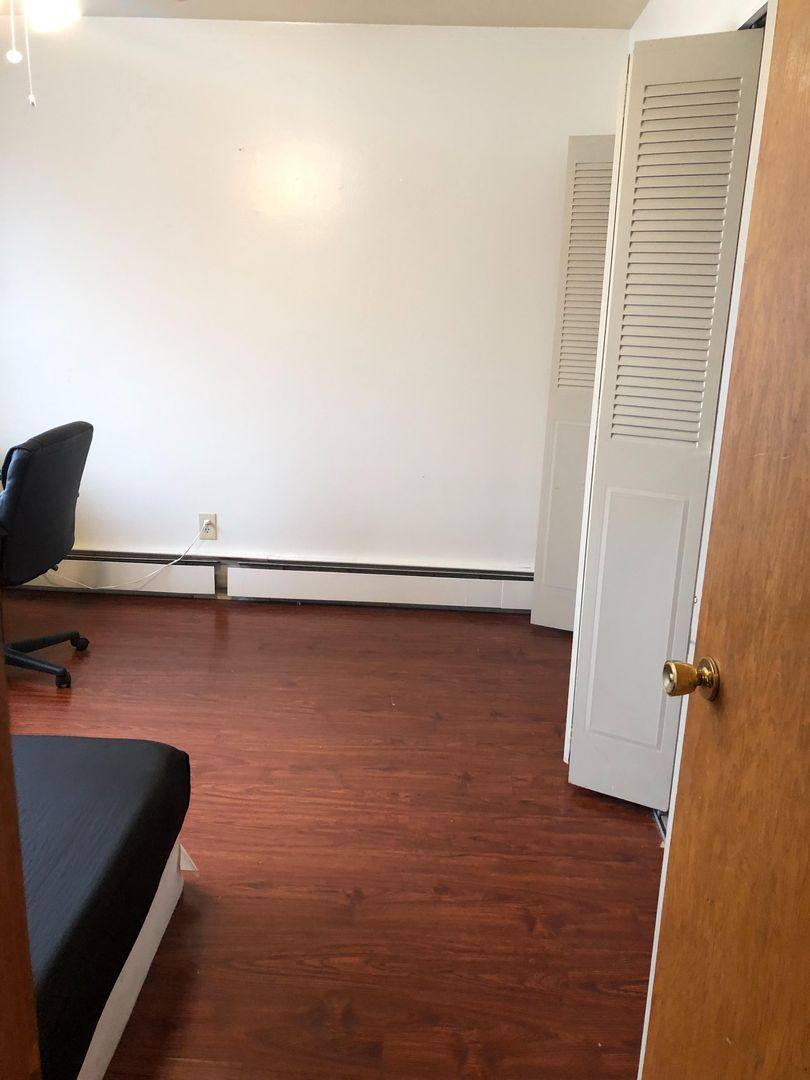 Apartment for rent at 720 6th Ave SE, Minneapolis, MN 55414