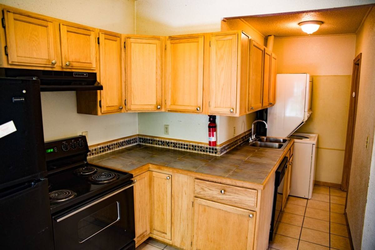 Apartment for rent at 946 15th Ave SE, Minneapolis, MN 55414