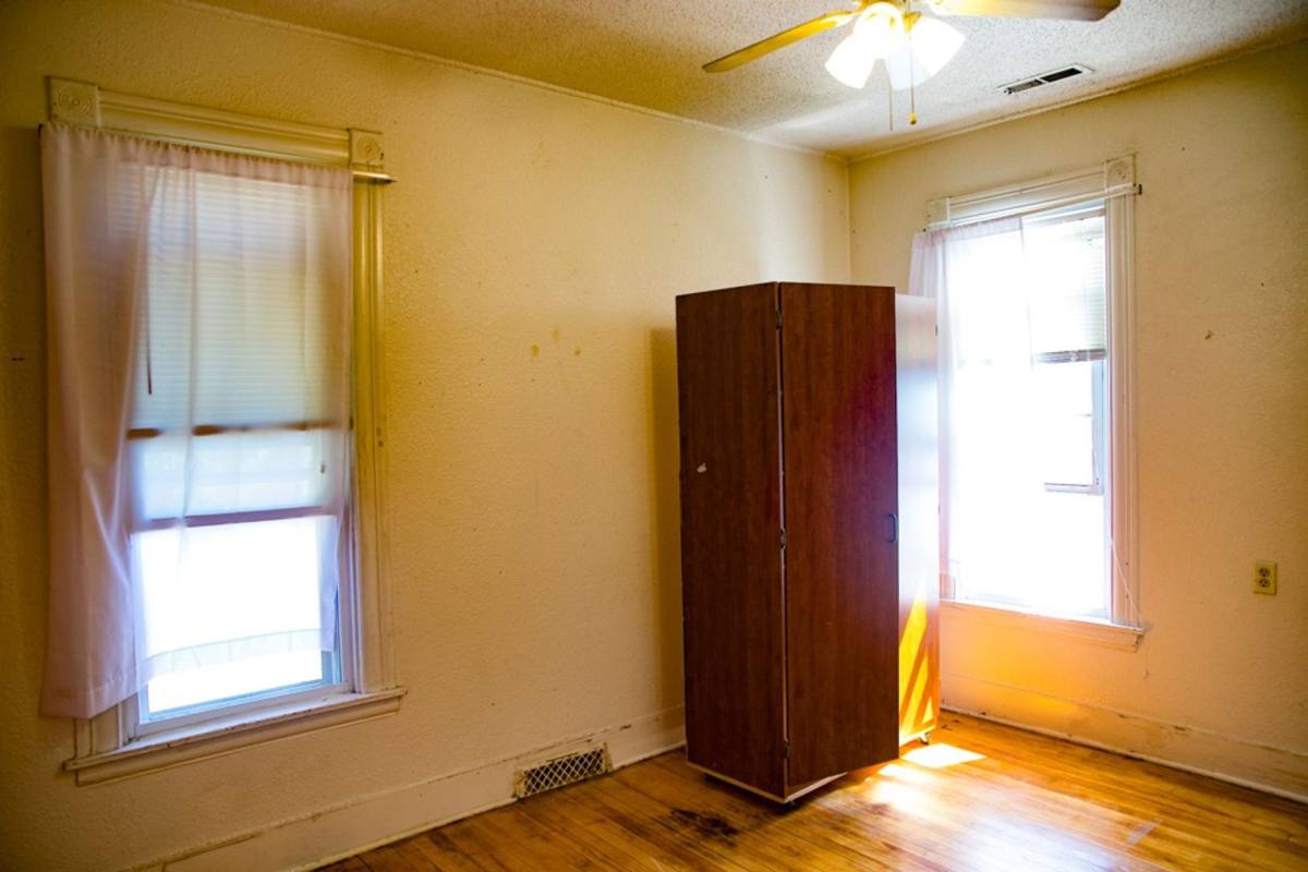 Apartment for rent at 946 15th Ave SE, Minneapolis, MN 55414