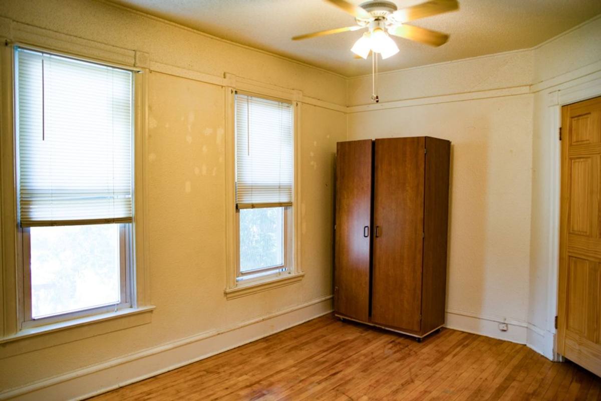 Apartment for rent at 946 15th Ave SE, Minneapolis, MN 55414