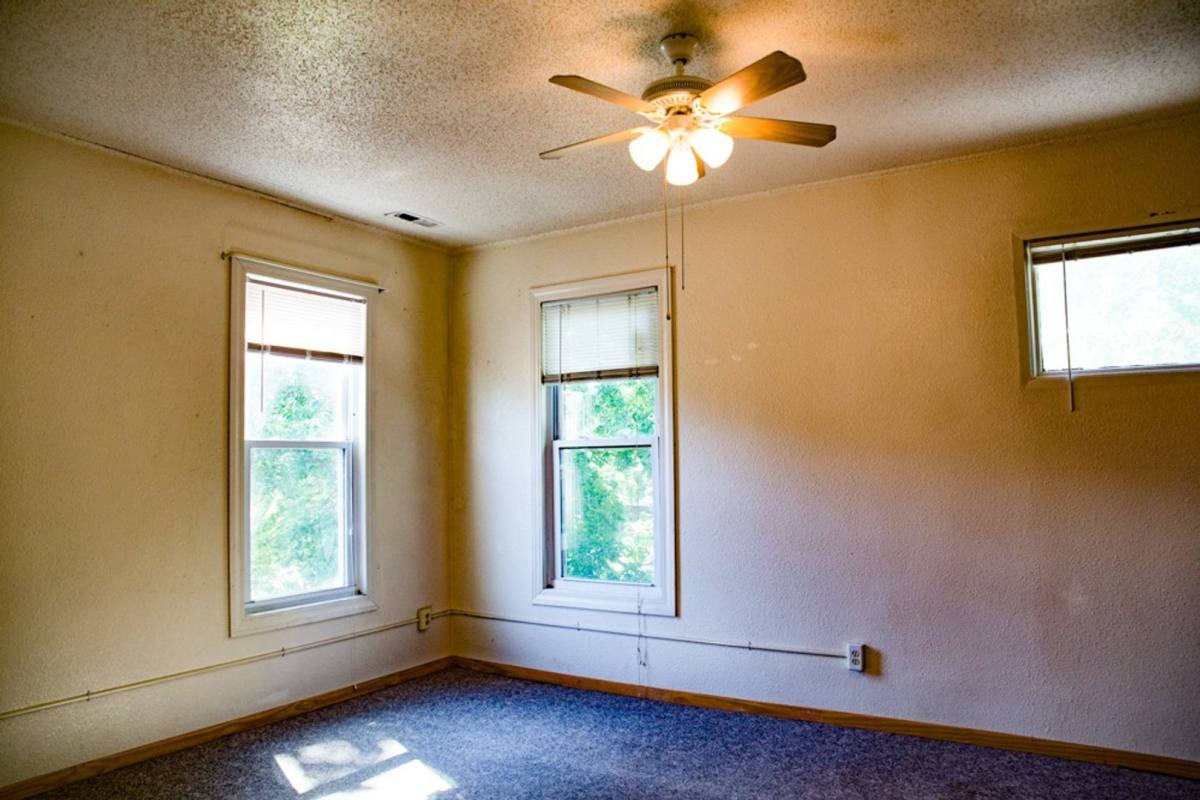 Apartment for rent at 946 15th Ave SE, Minneapolis, MN 55414