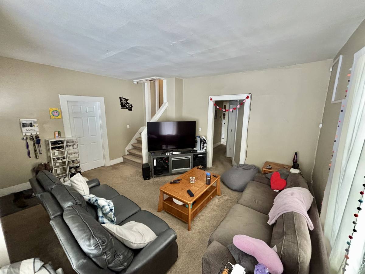 House for rent at 208 E Lewis St, Mankato, MN 56001