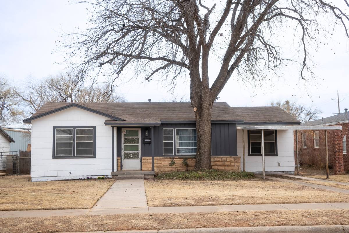 House for rent at 1517 37th St, Lubbock, TX 79412