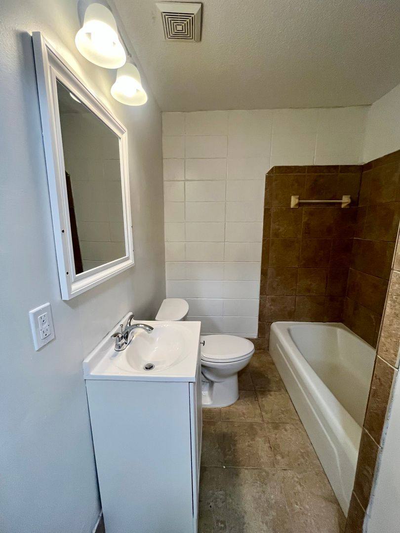 Apartment for rent at 2409 University Dr, Valdosta, GA 31602