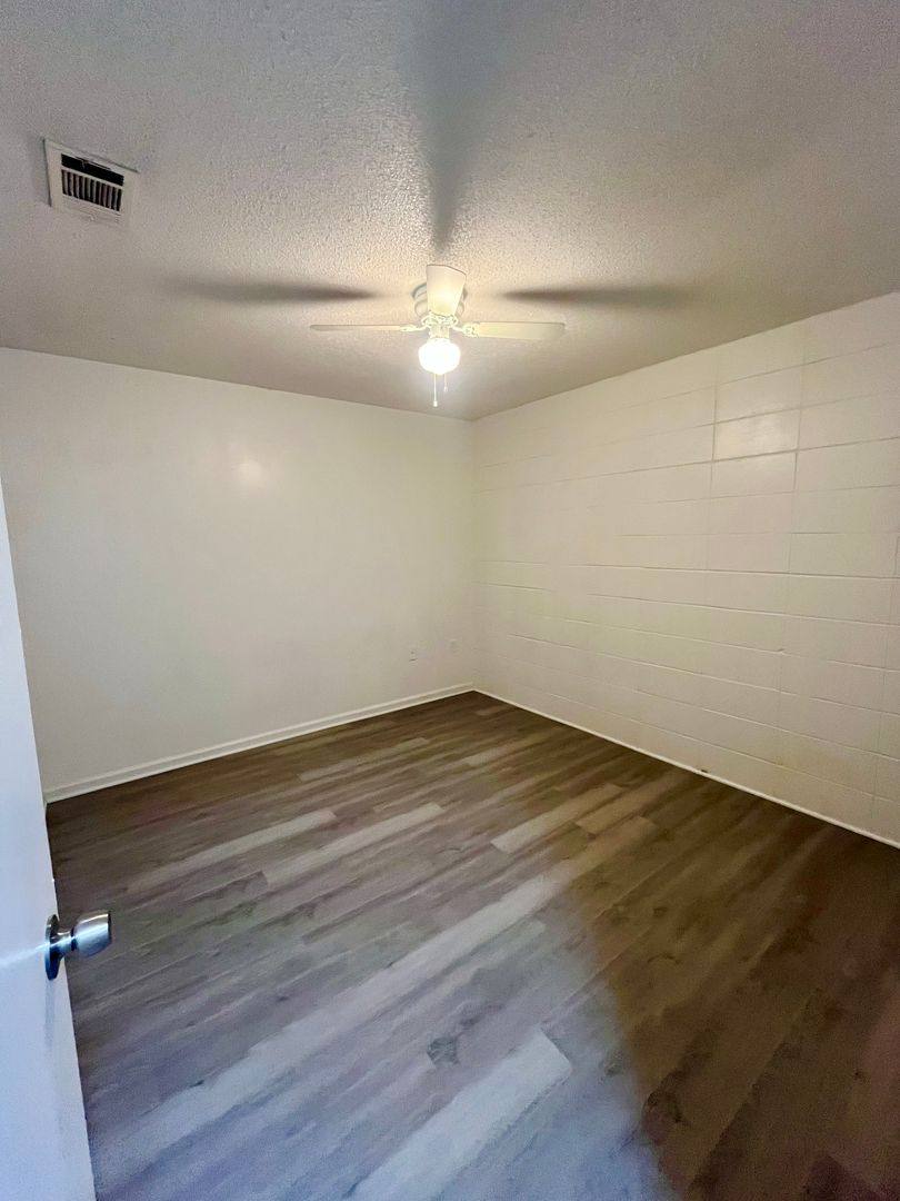 Apartment for rent at 2409 University Dr, Valdosta, GA 31602