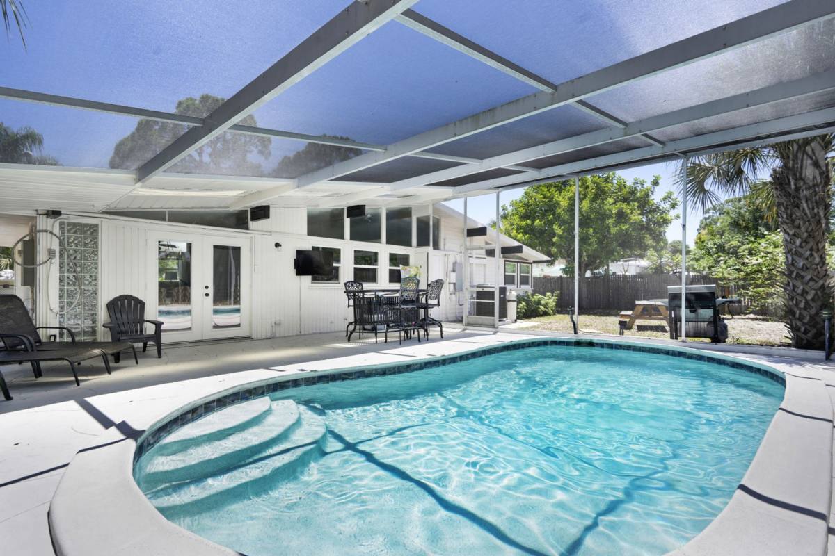 Apartment for rent at 2213 Wason Rd, Sarasota, FL 34231
