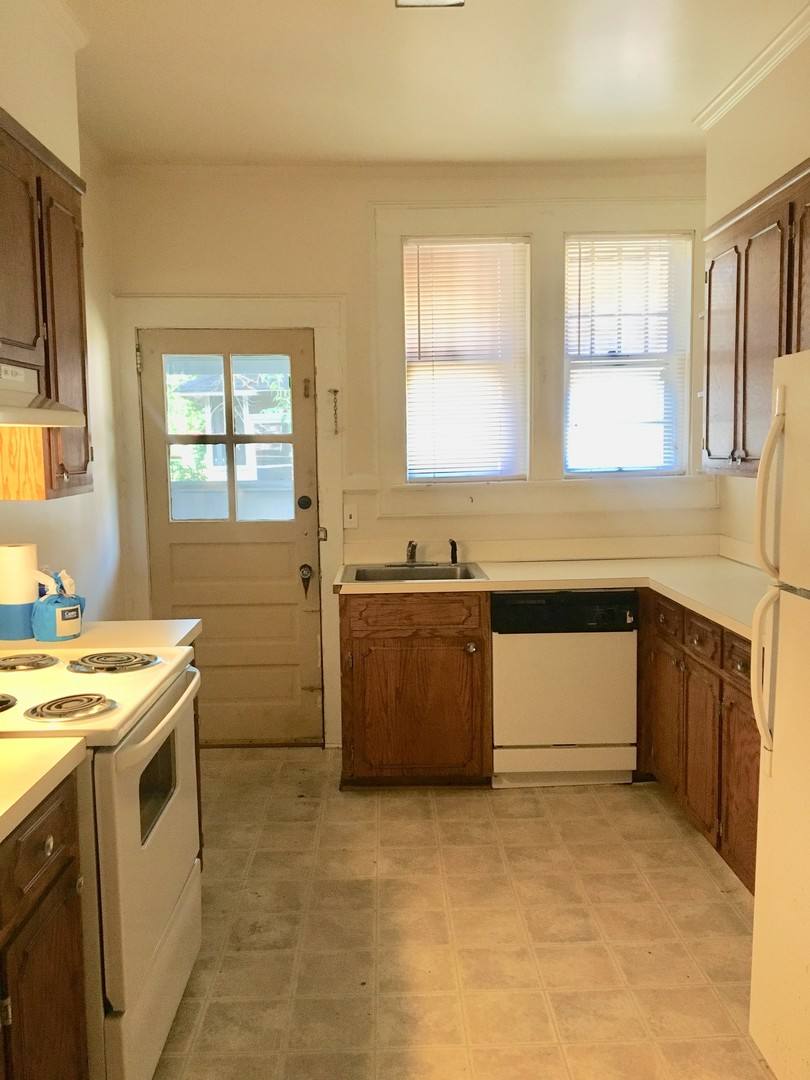 Apartment for rent at 207-209 S Pickens St, Columbia, SC 29205