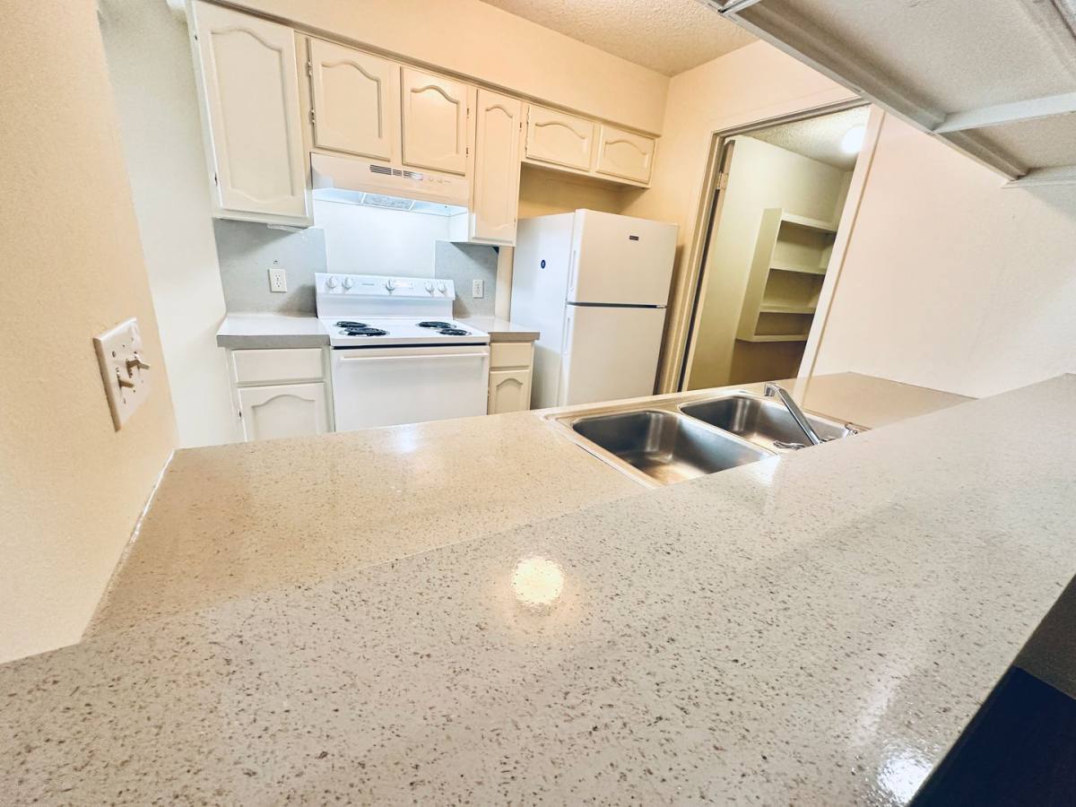 Townhouse for rent at 12504 Tree Line Dr, Austin, TX 78729