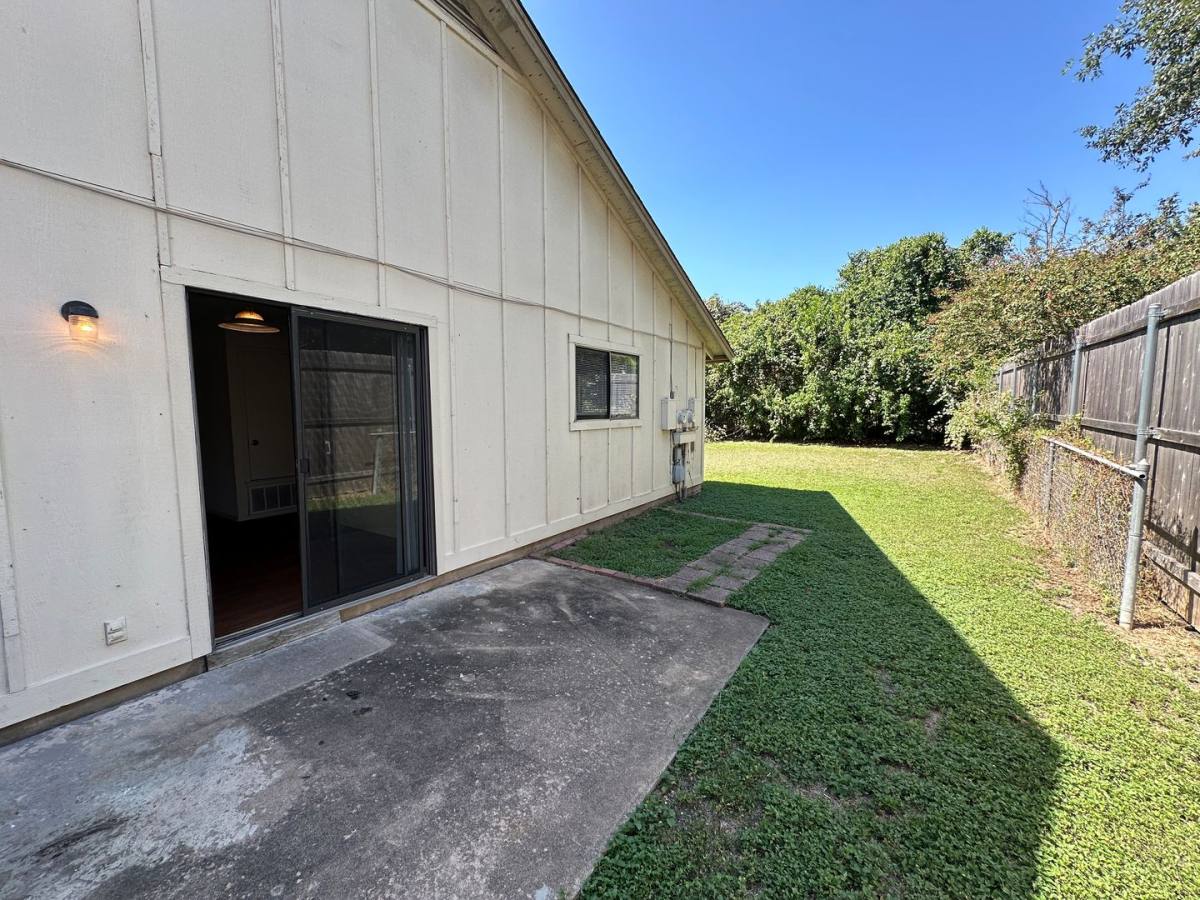 Townhouse for rent at 12504 Tree Line Dr, Austin, TX 78729
