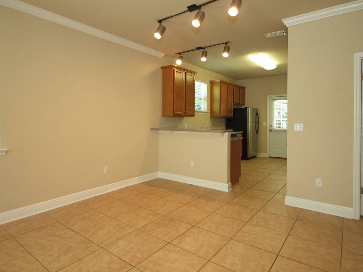 Townhouse for rent at 1522 High Rd, Tallahassee, FL 32304