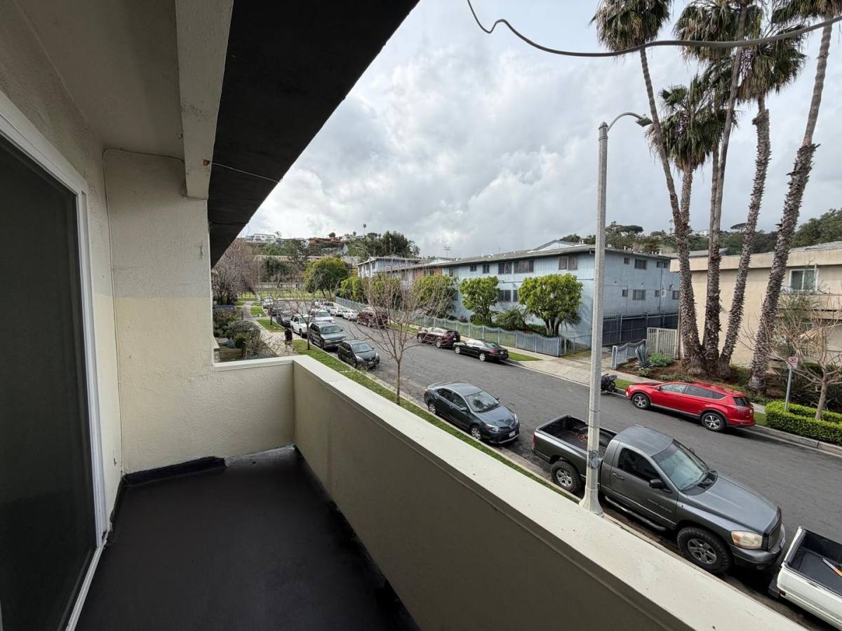 Apartment for rent at 4050 Stevely Ave, Los Angeles, CA 90008