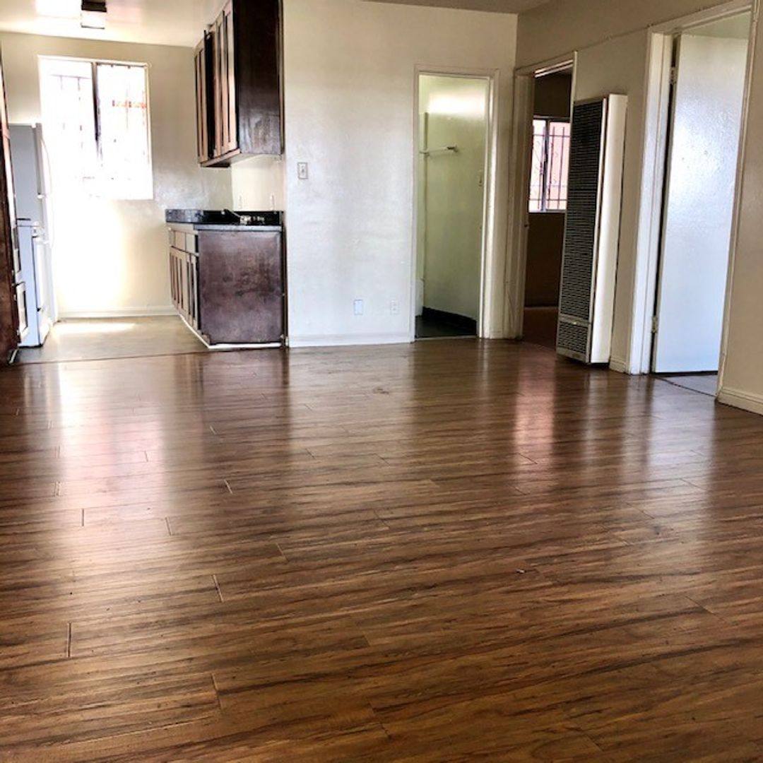 Apartment for rent at 2618 Ellendale Place, Los Angeles, CA 90007