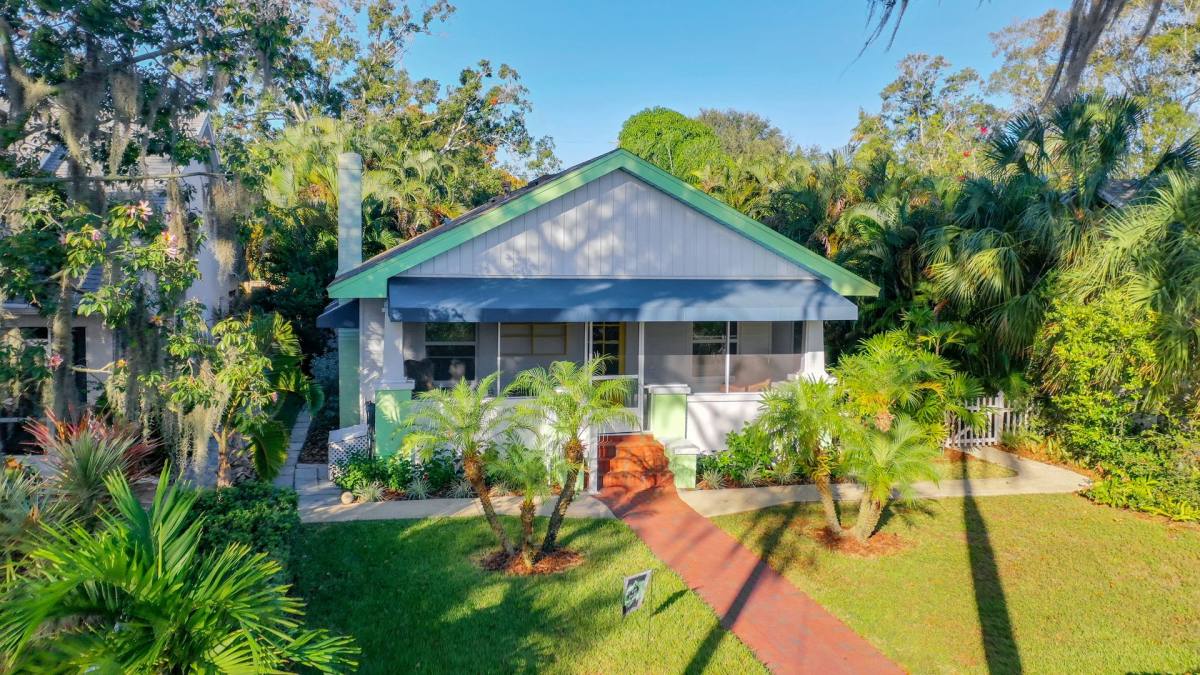 Apartment for rent at 2758 10th St, Saint Petersburg, FL 33704