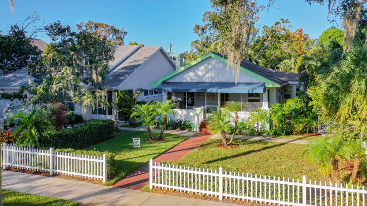 Apartment for rent at 2758 10th St, Saint Petersburg, FL 33704