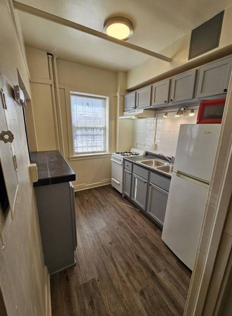 Apartment for rent at 709 E Juneau Ave, Milwaukee, WI 53202