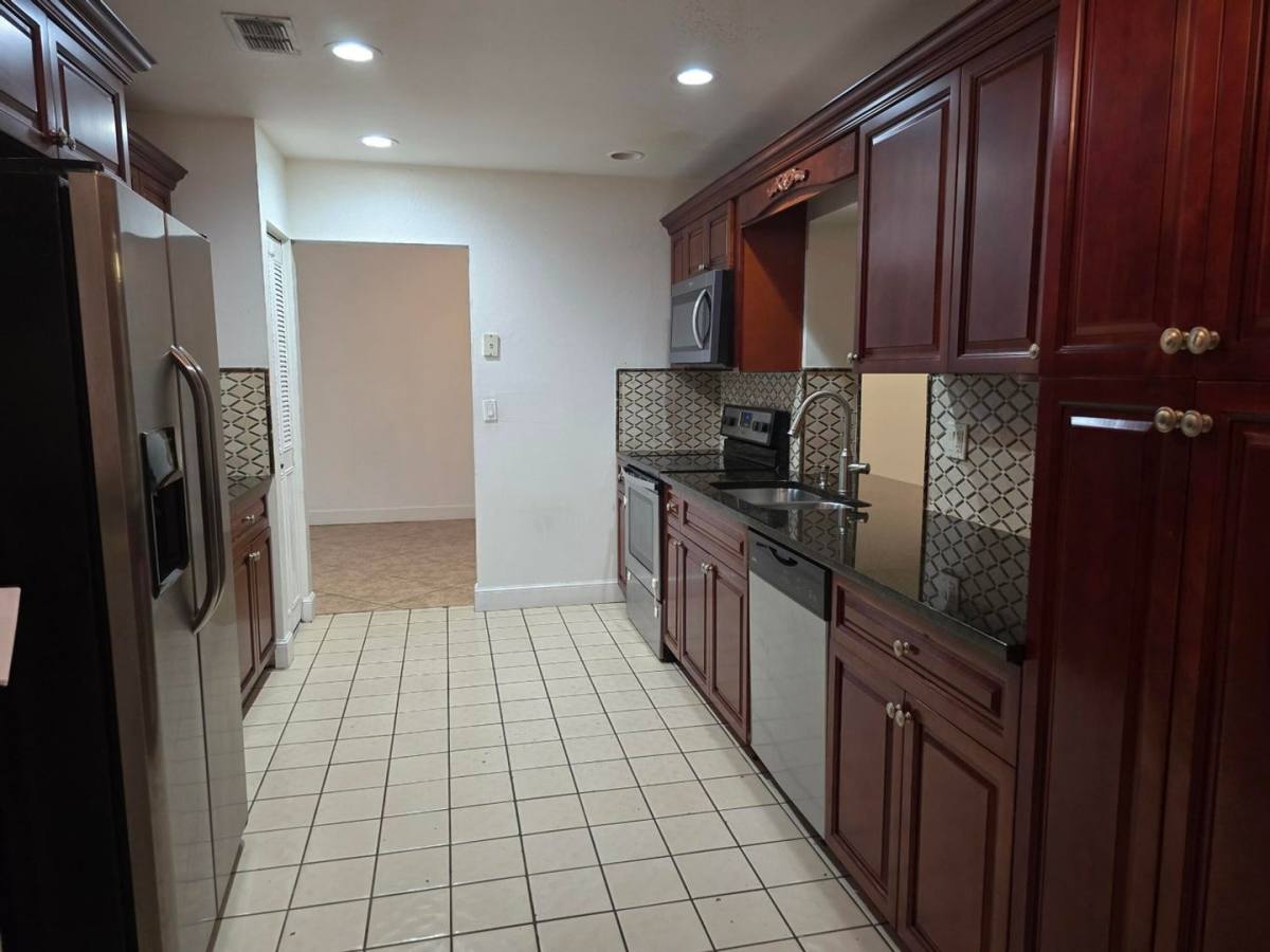 House for rent at 4125 Pine Branch Circle, Lake Worth, FL 33467