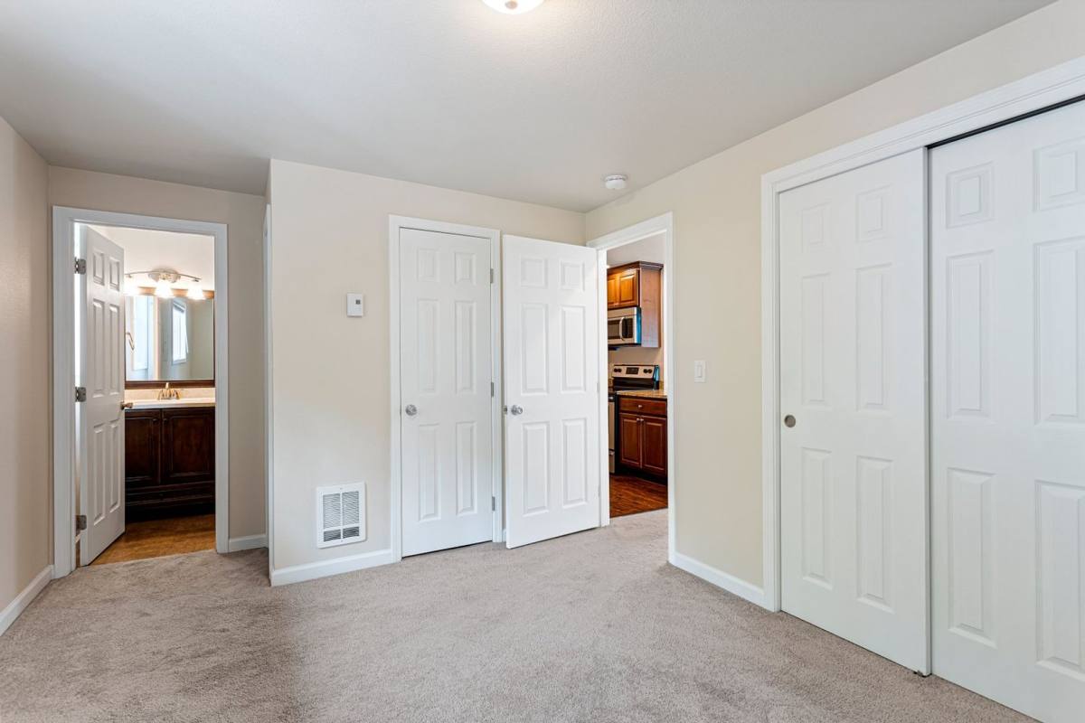 Apartment for rent at 11615 91st Lane NE, Kirkland, WA 98034