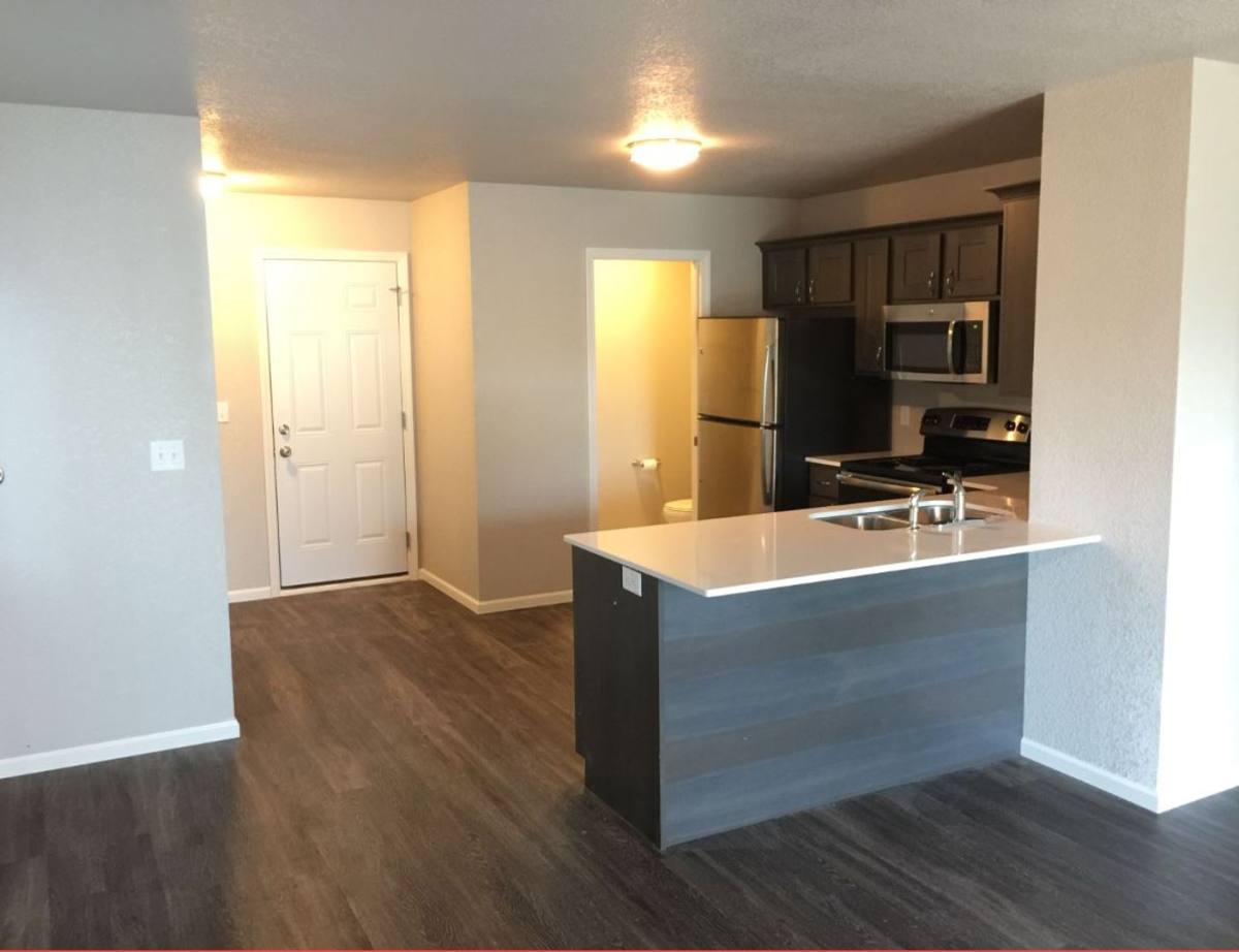 Condo for rent at 120 W Hills Lane, Waterloo, IA 50701