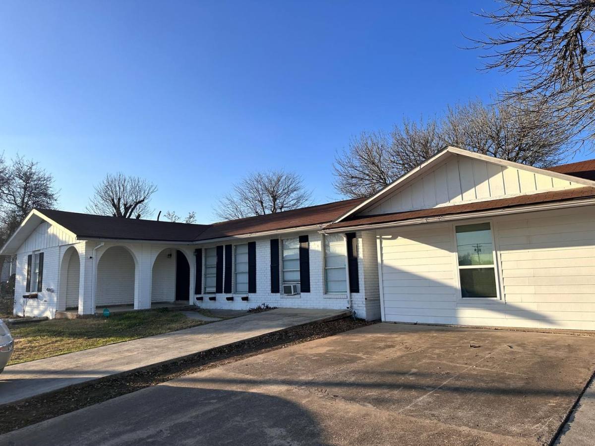 House for rent at 806 E Mountain St, Seguin, TX 78155