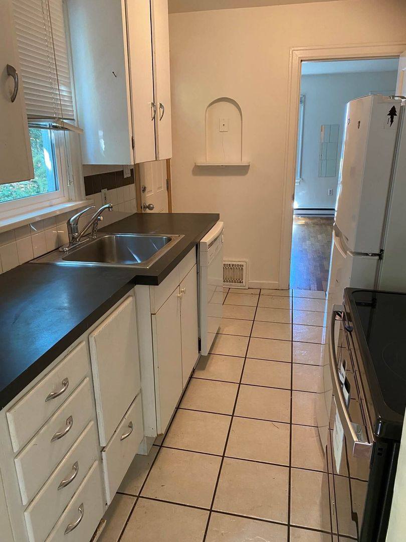 Apartment for rent at 814 High St, Bellingham, WA 98225