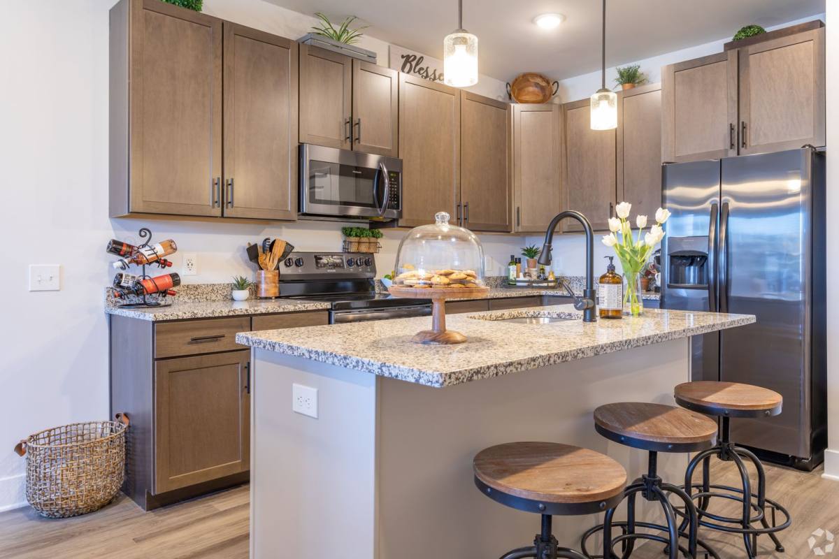 282 N Walnut St, Bath, PA 18014 - Apartment for Rent - Image 4