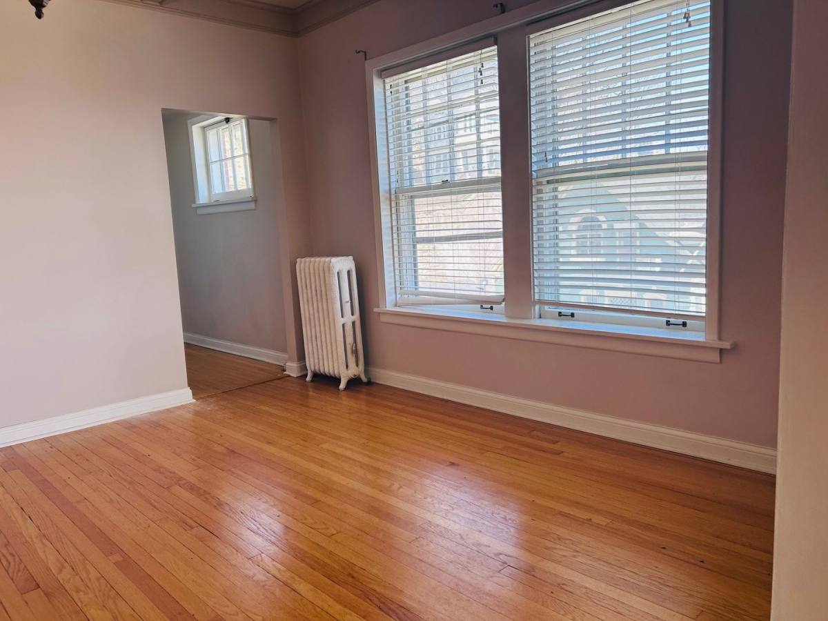 Apartment for rent at 201 W, 17th St, Dubuque, IA 52001