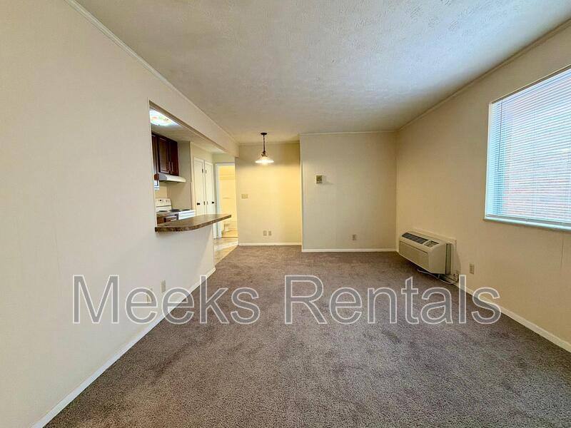 Apartment for rent at 1663 6th Ave, Huntington, WV 25703