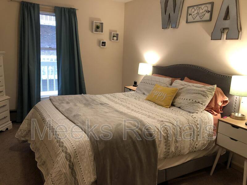 Apartment for rent at 1615 6th Ave, Huntington, WV 25703
