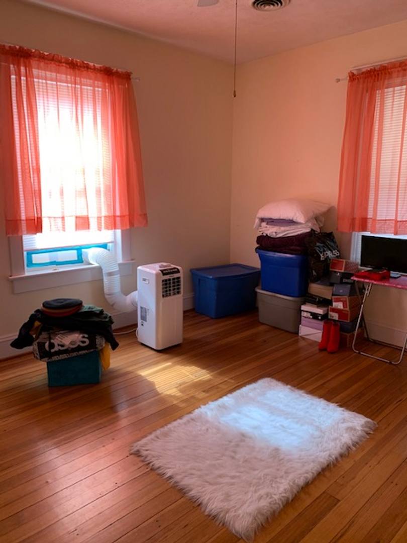 Apartment for rent at 215 N Lewis St, Lexington, VA 24450