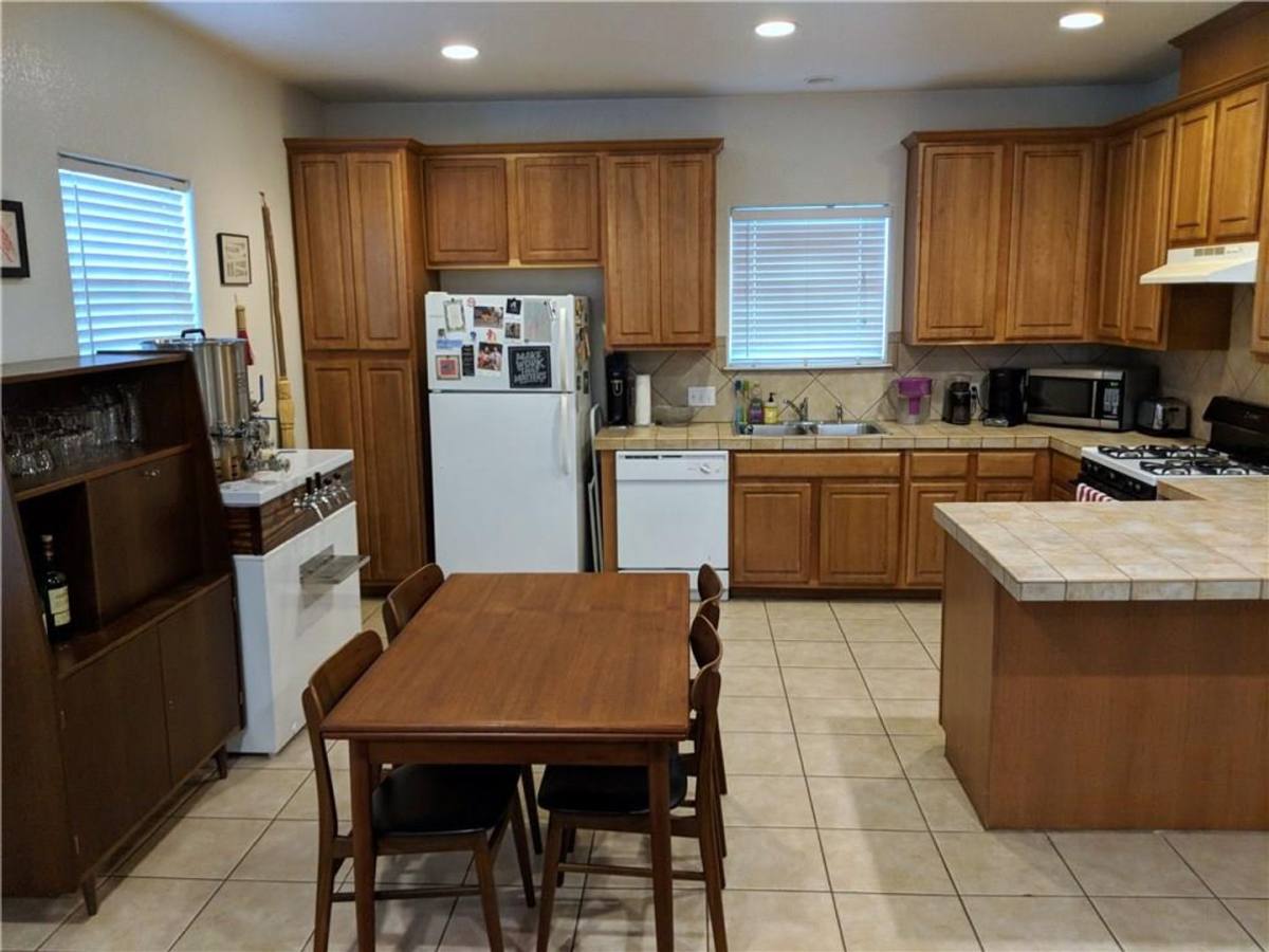 Townhouse for rent at 5501 Duval St #B, Austin, TX 78751
