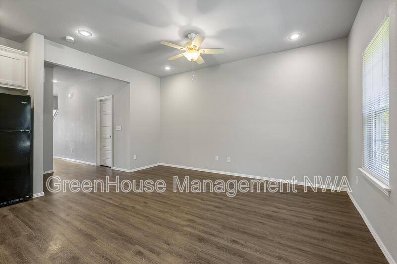Apartment for rent at 820 Baker St NW, Gravette, AR 72736