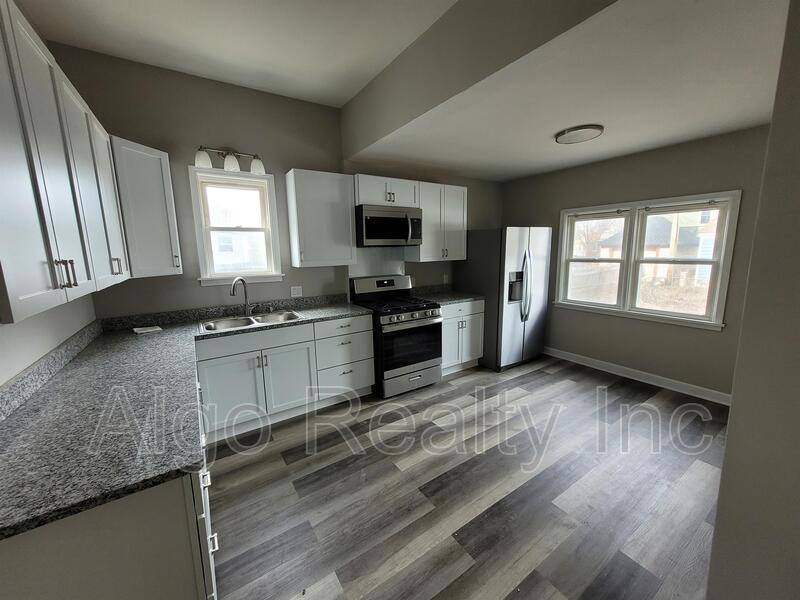 Apartment for rent at 133 Winifred St W #1, Saint Paul, MN 55107