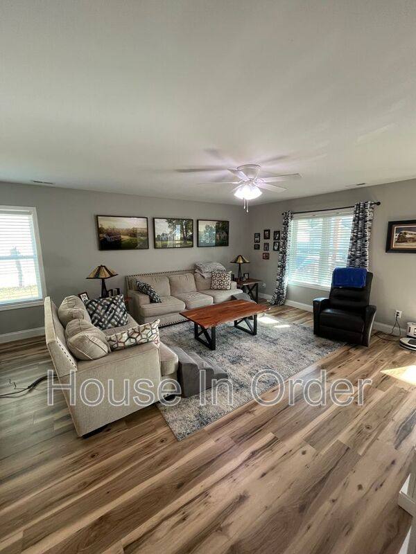 House for rent at 542 Quinn Hill Lane, Mars Hill, NC 28754