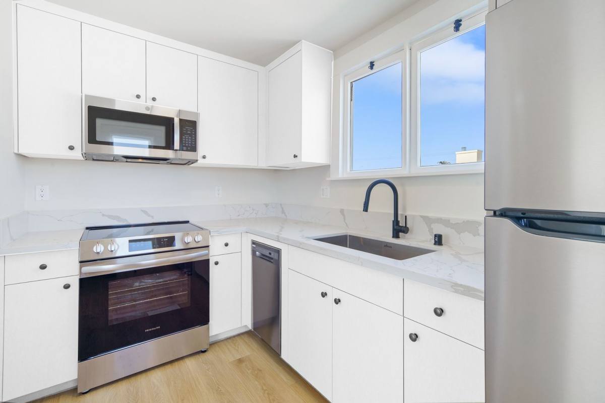 Apartment for rent at 1532 E 2nd St, Long Beach, CA 90802