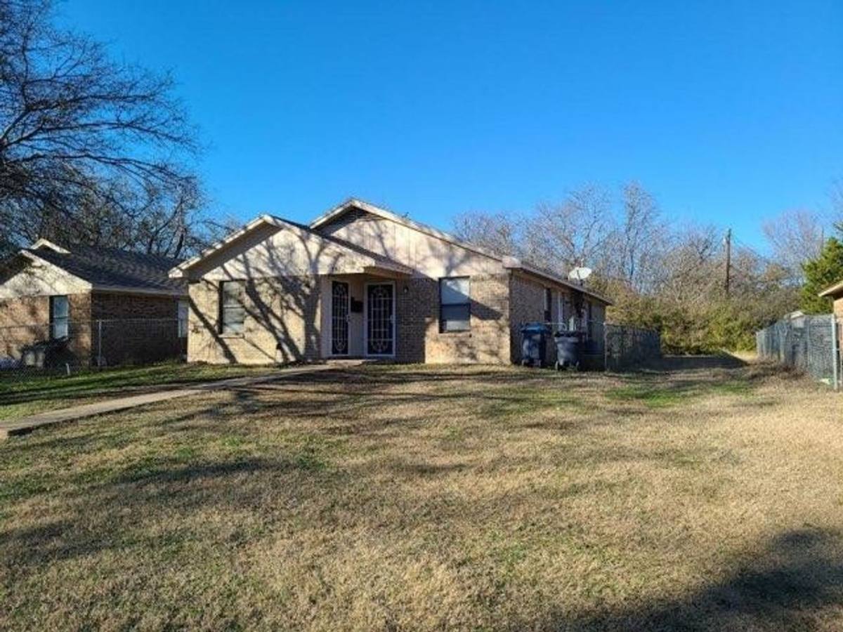 Apartment for rent at 5021 - 23 Vinson St, Fort Worth, TX 76103