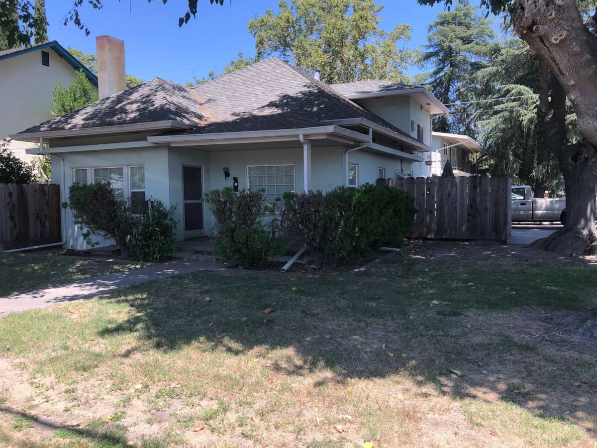 House for rent at 1193 E Ave, Turlock, CA 95380
