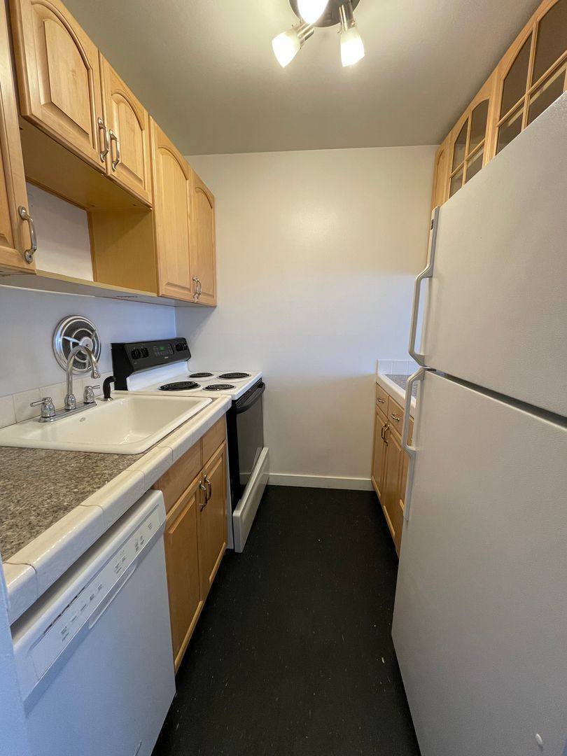 Apartment for rent at 412 Bellevue Ave E, Seattle, WA 98102