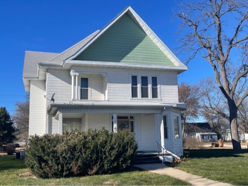 Apartment for rent at 705 6th St #3, Fairmont, NE 68354