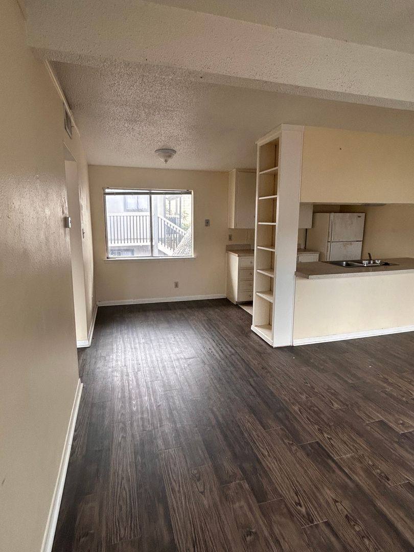Apartment for rent at 2408 Longview St, Austin, TX 78705