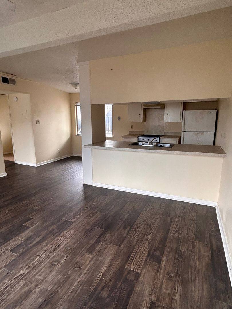 Apartment for rent at 2408 Longview St, Austin, TX 78705