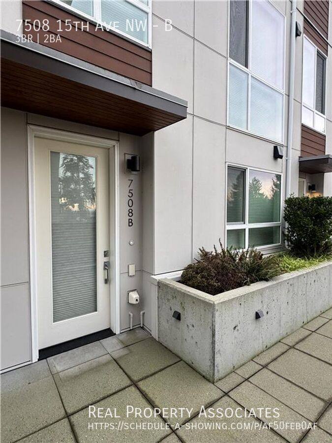Townhouse for rent at 7508 15th Ave NW #B, Seattle, WA 98117