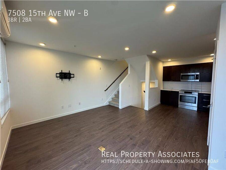 Townhouse for rent at 7508 15th Ave NW #B, Seattle, WA 98117