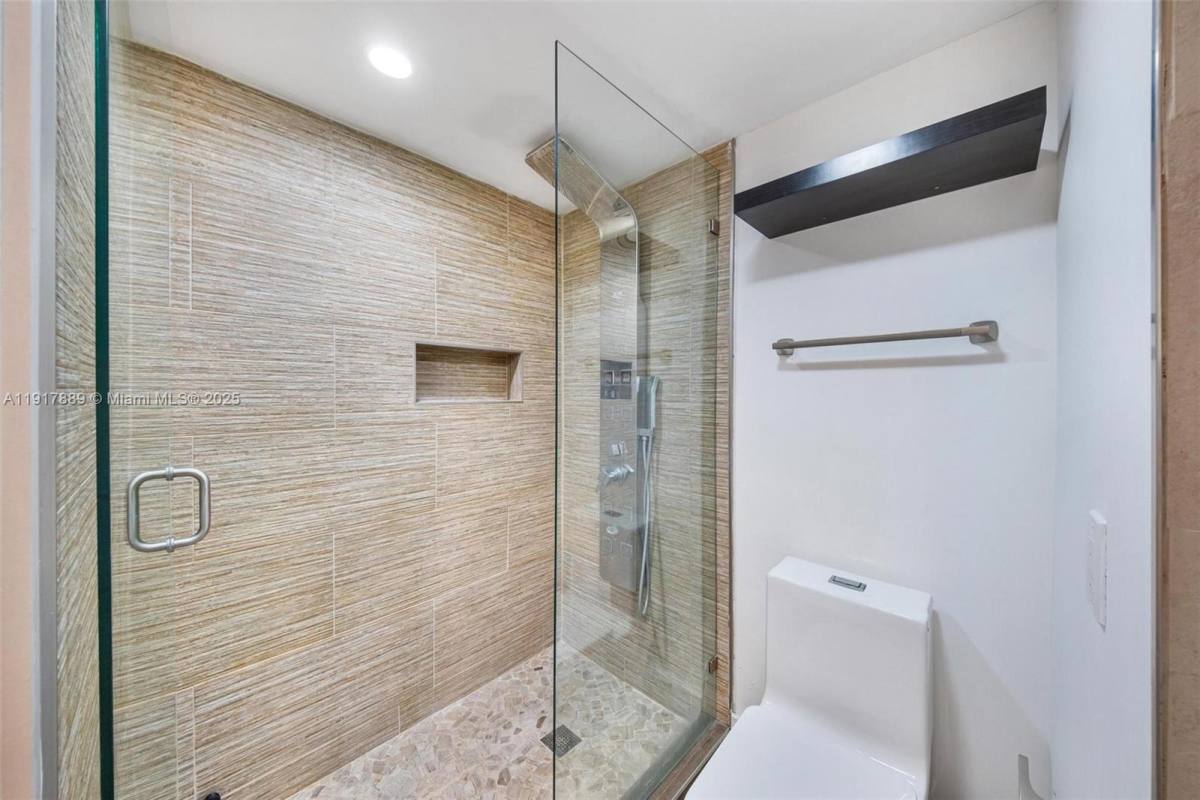 Apartment for rent at 1541 Brickell Ave #1541C406, Miami, FL 33129