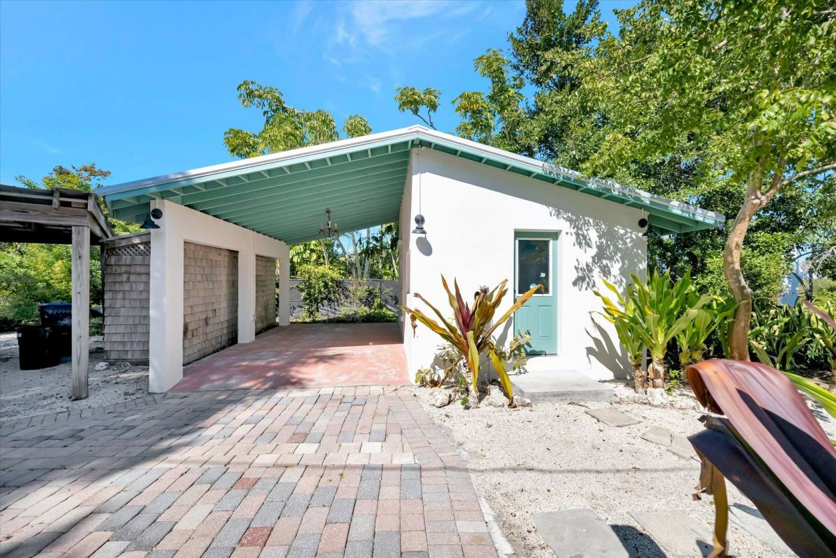 House for rent at 4237 Higel Ave, Sarasota, FL 34242
