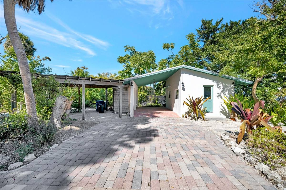 House for rent at 4237 Higel Ave, Sarasota, FL 34242