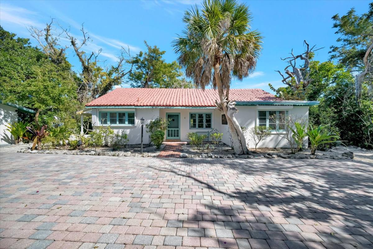 House for rent at 4237 Higel Ave, Sarasota, FL 34242