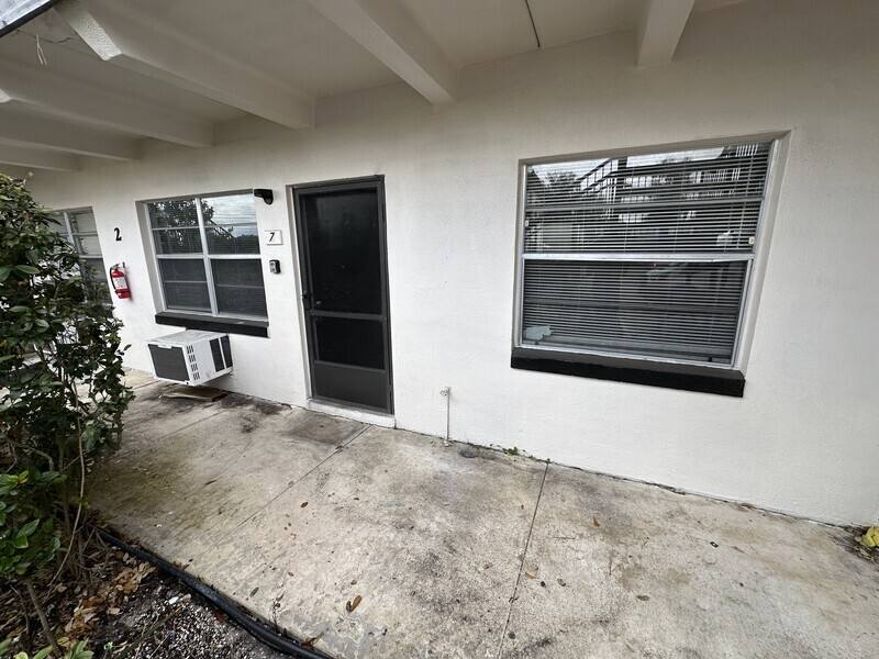 Apartment for rent at 5261 Alhambra Dr, Orlando, FL 32808