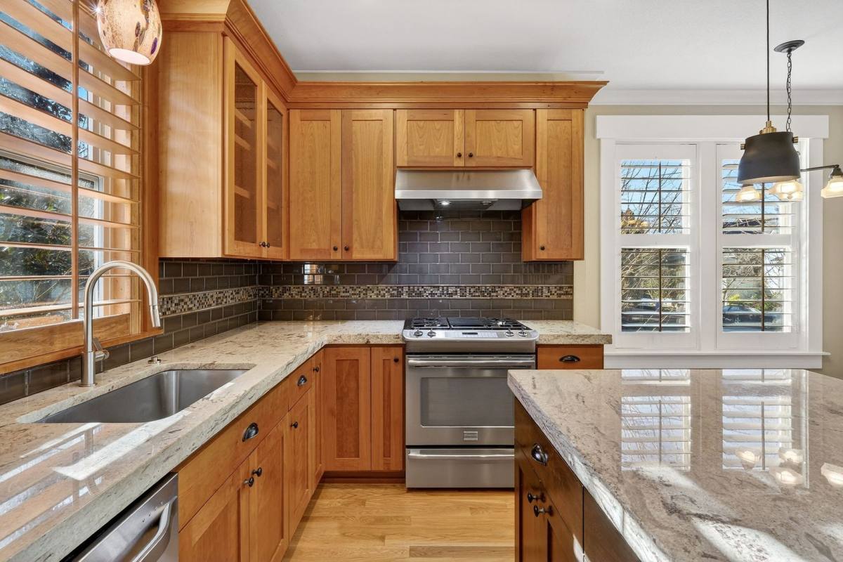 Townhouse for rent at 100 NE Ivy, Portland, OR 97212