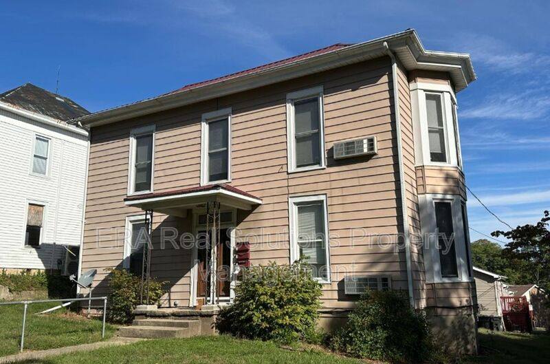 Apartment for rent at 152 Willow St #1, Hillsboro, OH 45133